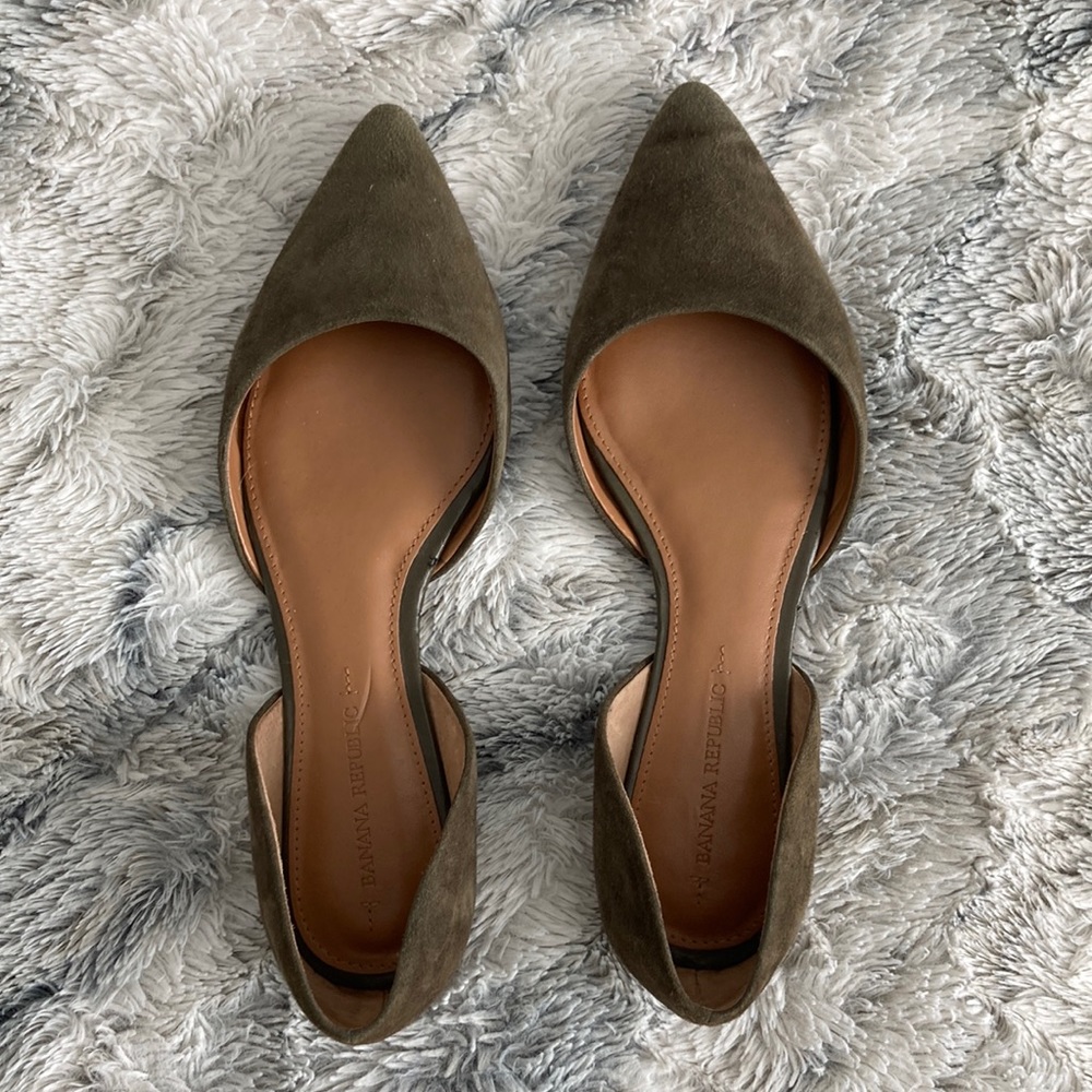 Banana Republic Alani Pointed Toe Suede Flats